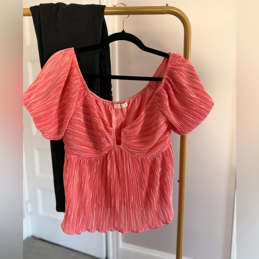 Coral Pleated Puff Sleeve Blouse | Size M | Textured Babydoll Going Out Top